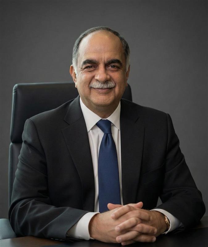 director-full-view-image